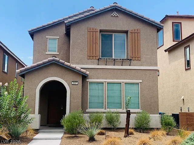 3 bed, 2.5 bath, 1905 sqft, $2,500 — Photo 2