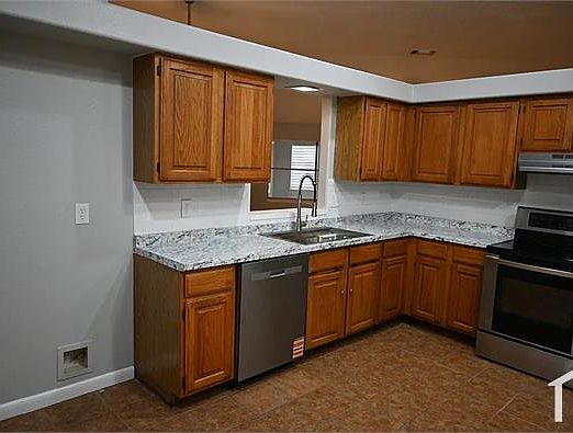 5th image of 5715 Lake Cove St