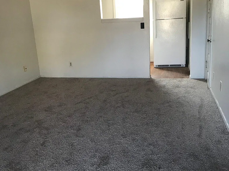 4007 Canyon Lake Dr #6 — Photo 1
