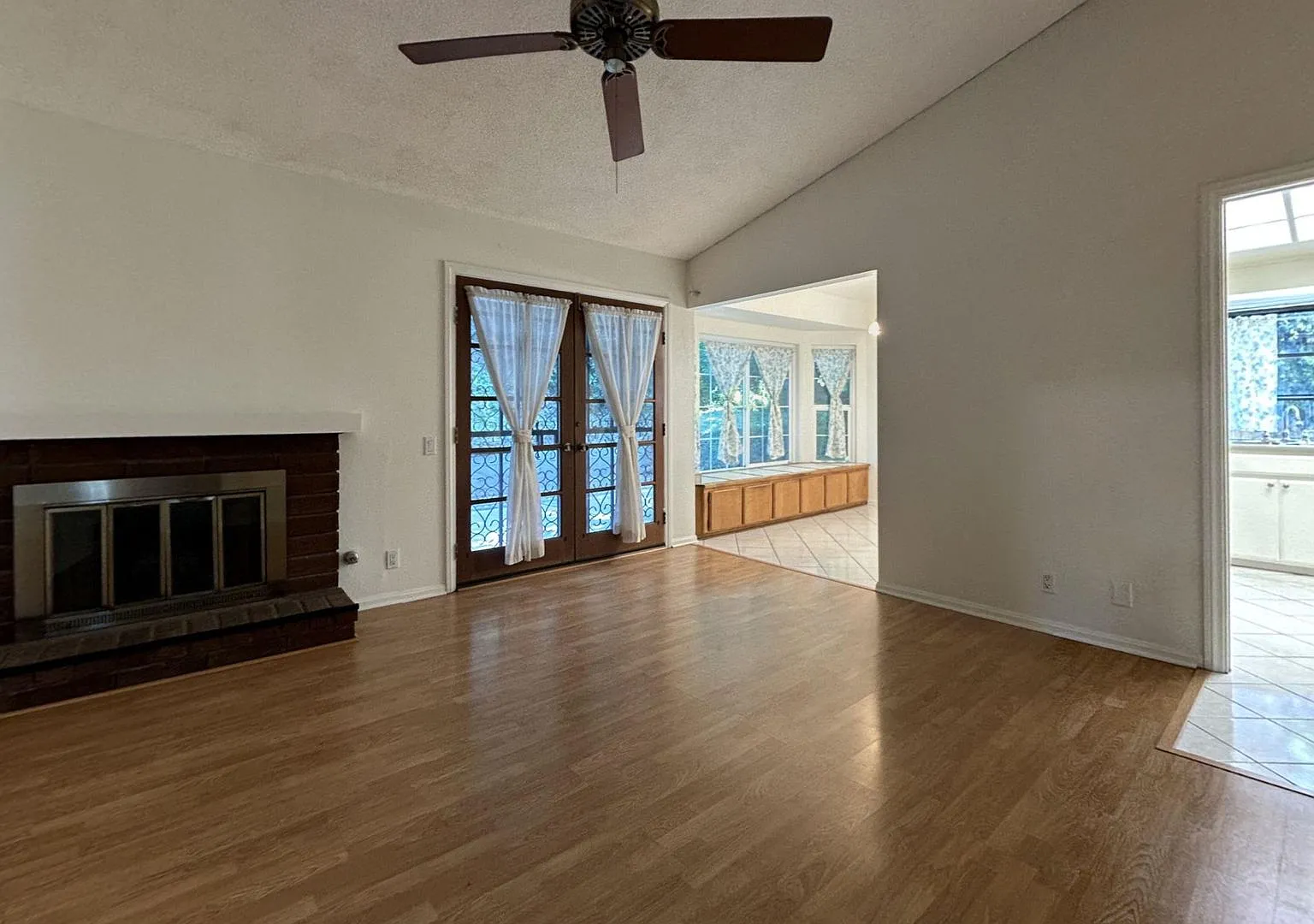 6064 Laura Ln. Beautiful 3 Bedroom 2 Bathroom Home in North San Bernardino! — Photo 2