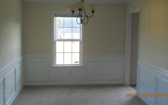 5th image of 415 E Banks St