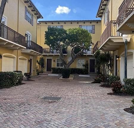 3rd image of 72 SE 6th Ave E APT L