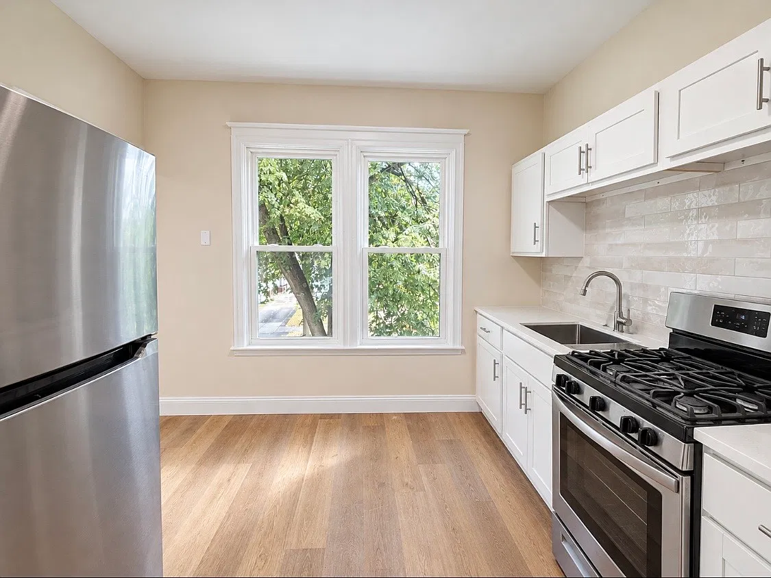 2 bed, 1100 sqft, $1,600 — Photo 4