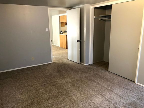 5th image of 557 N Dexter St