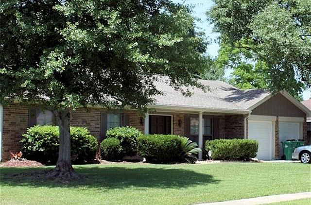 1st image of 108 Branchwood Dr