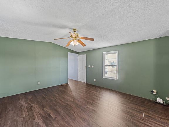 3rd image of 121 Rinehart Rd