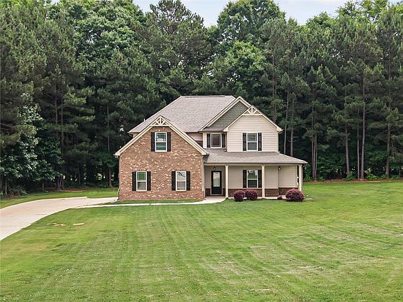 2nd image of 525 Trousseau Ln