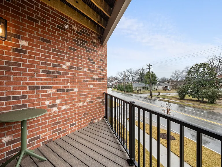 2552 Talbott Ave — Photo 9