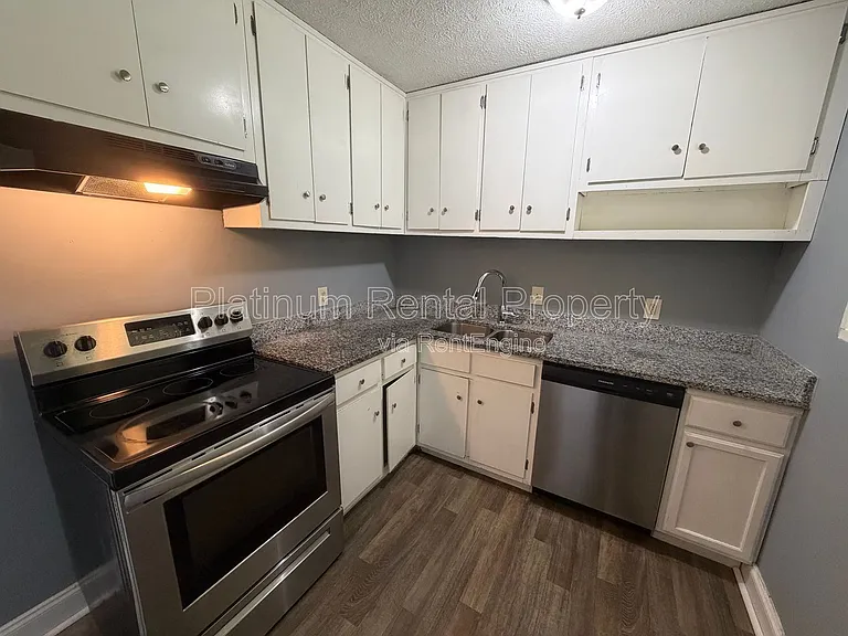 1512 Waverly Way #D-2 — Photo 5