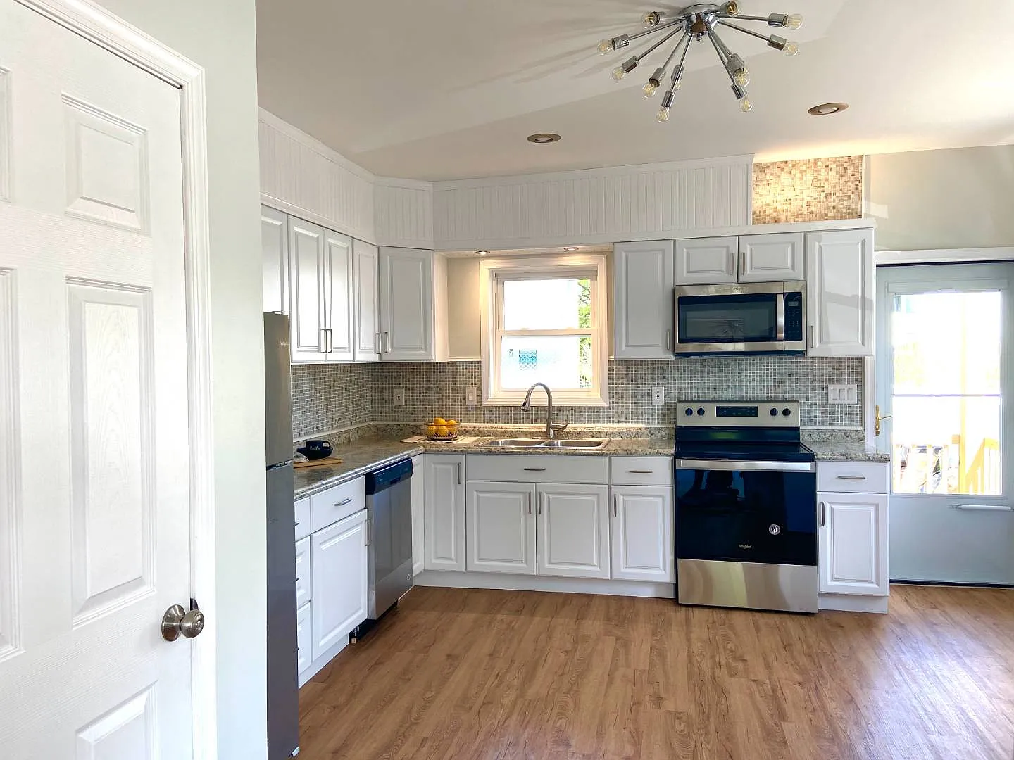 6 bed, 1.5 bath, 2900 sqft, $2,155 — Photo 1