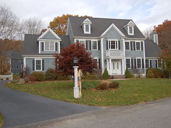 90 Sycamore Ln, Saunderstown, RI 02874