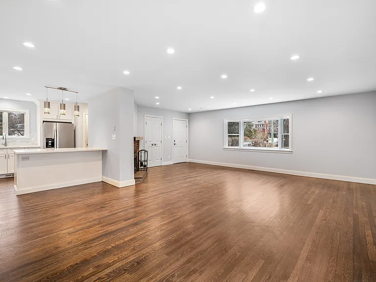 80 E Sunnyside Ln #1 — Photo 4