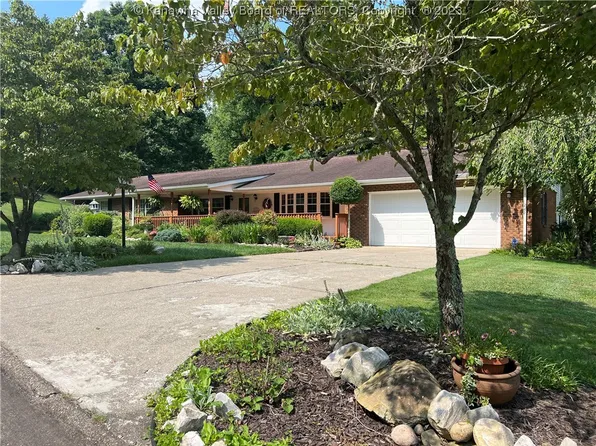 7025 Valley Brook Dr, Charleston, WV 25312