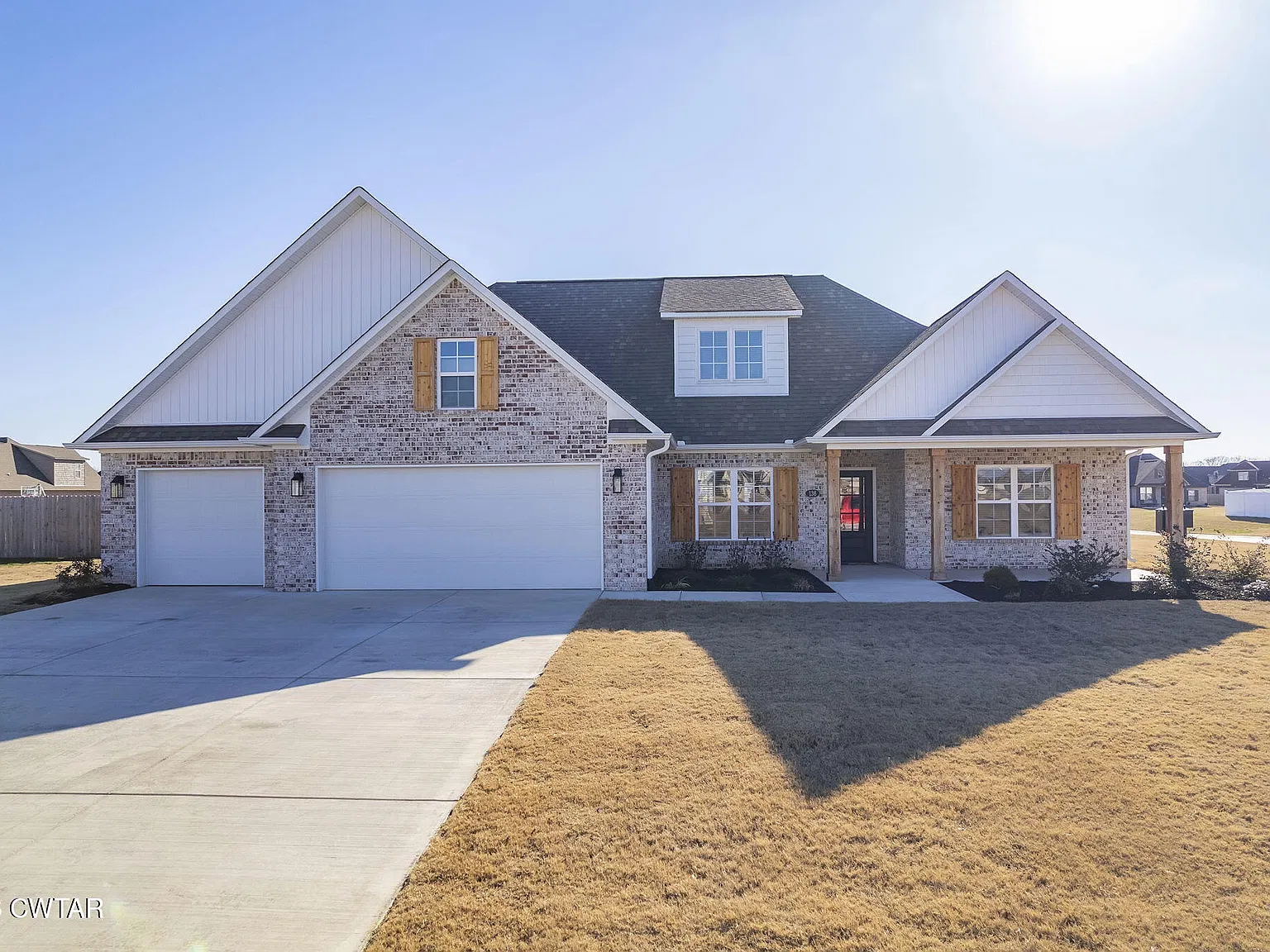 4 bed, 2350 sqft, $2,600 — Photo 1