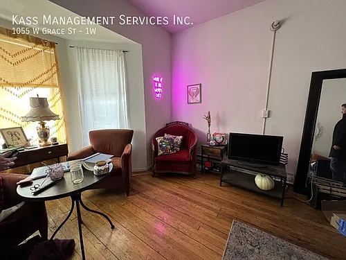 1055 W Grace St #1W Photo 1