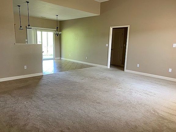 3rd image of 209 Spring Park Ct