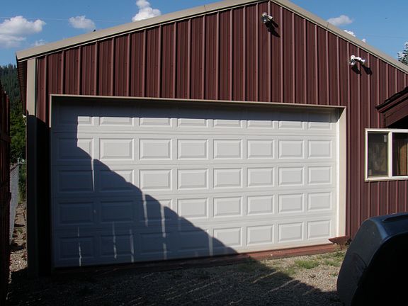 2nd image of 822 East Larch Ave