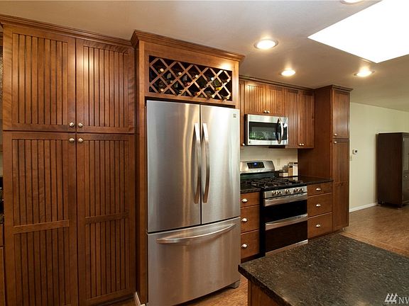 4th image of 10106 110th Street Ct SW