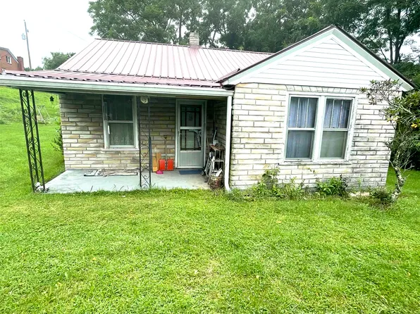365 Greenbriar Rd, Hillsville, VA 24343