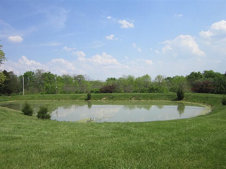 2nd image of 2702 Hamilton Rd