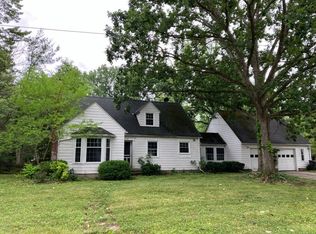 106 Berkely Rd, Elyria, OH 44035