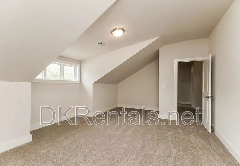 140 Stewart Glen Dr — Photo 17