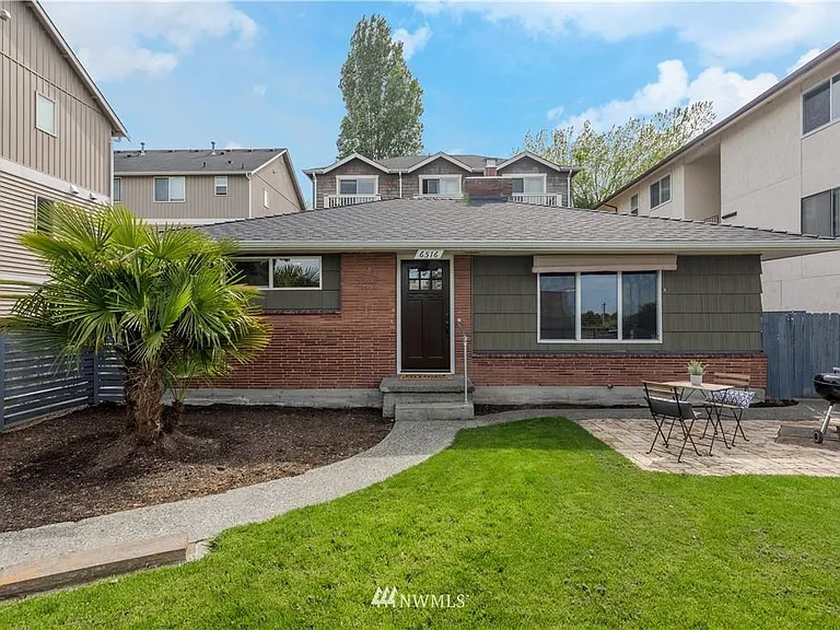 6516 42nd Ave SW — Photo 2
