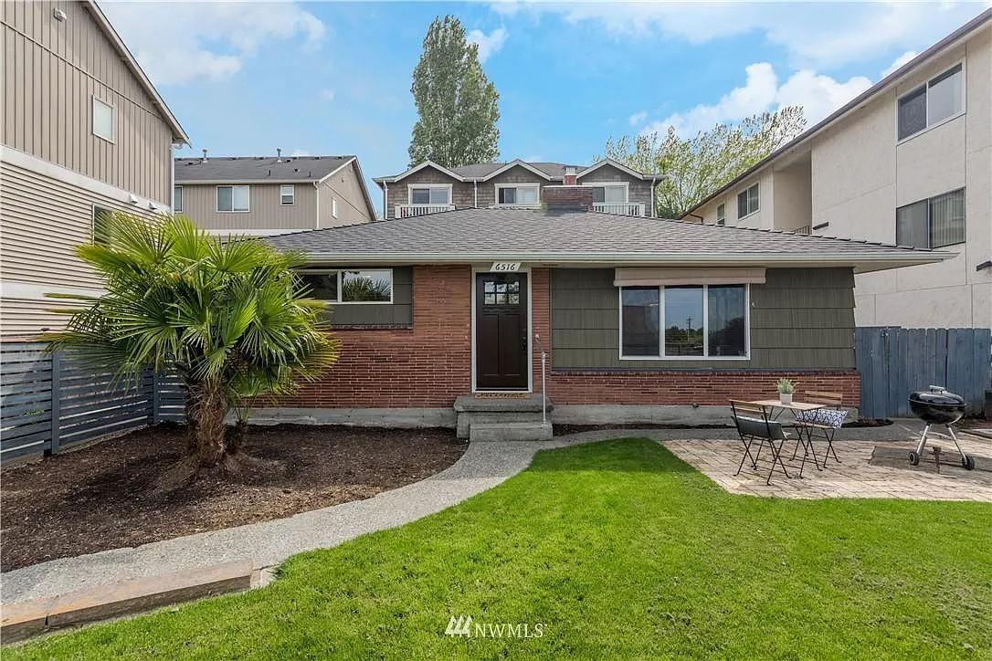 Building Photo - 6516 42nd Ave SW
