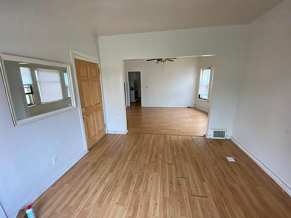 2nd image of 2211 N Cambridge Ave