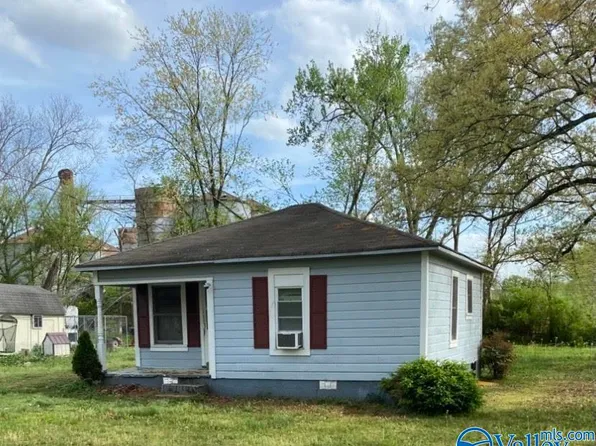 410-1 Ponroy St, Scottsboro, AL 35768