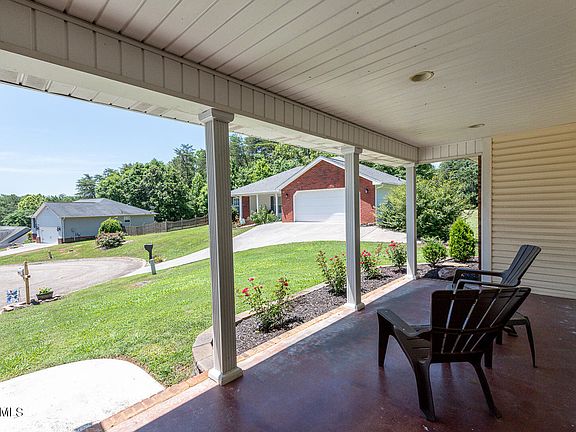 5th image of 1734 Haley Glenn Ln