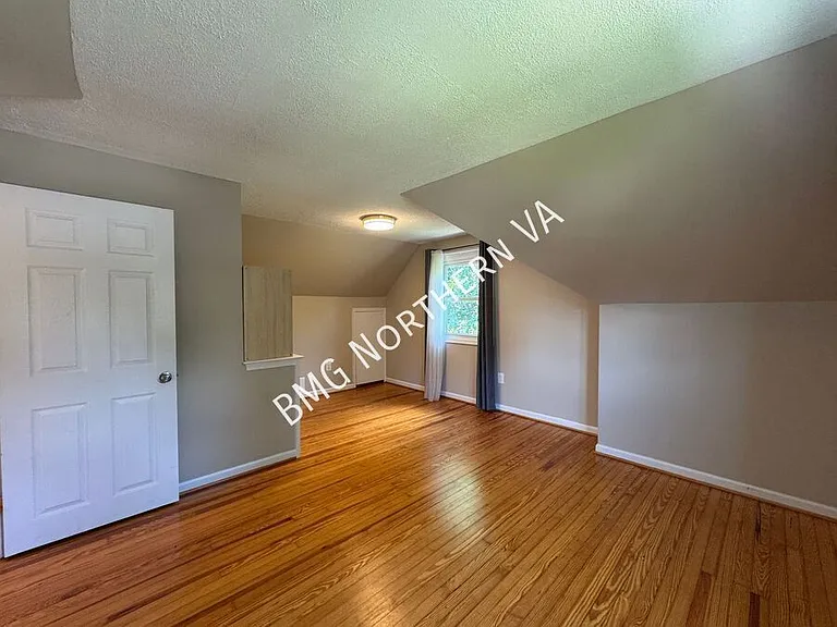 1909 Rollins Dr — Photo 35