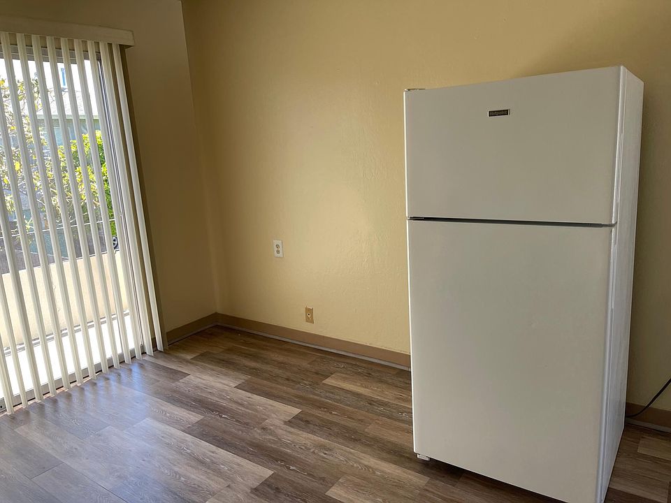 1st image of 21600 Westpark St APT 44