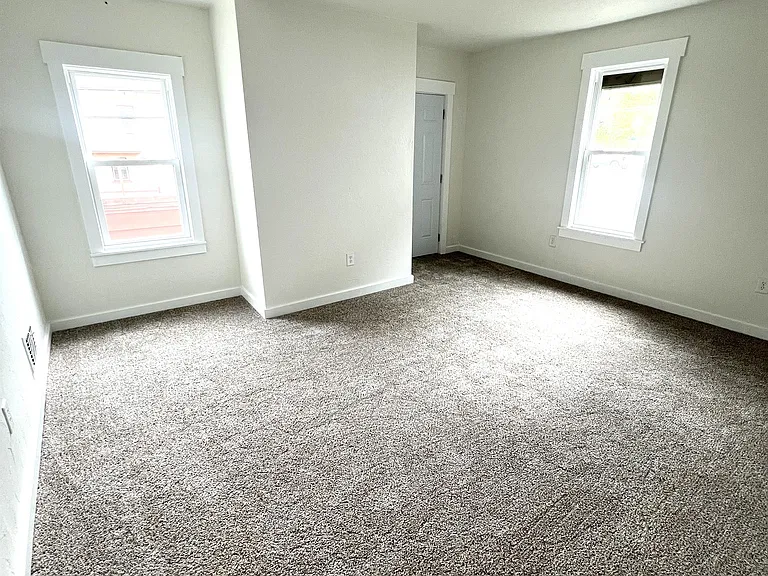313 Brown Ave — Photo 11