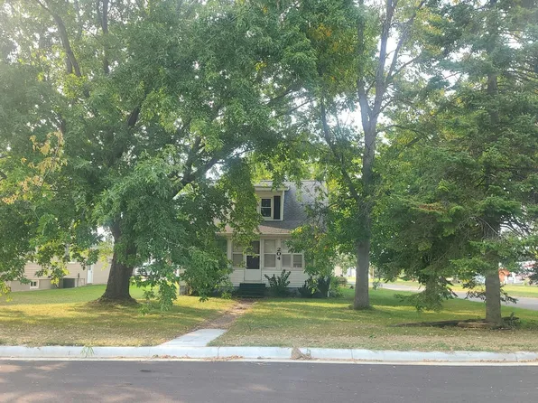 204 4th Ave SE, Freeport, MN 56331