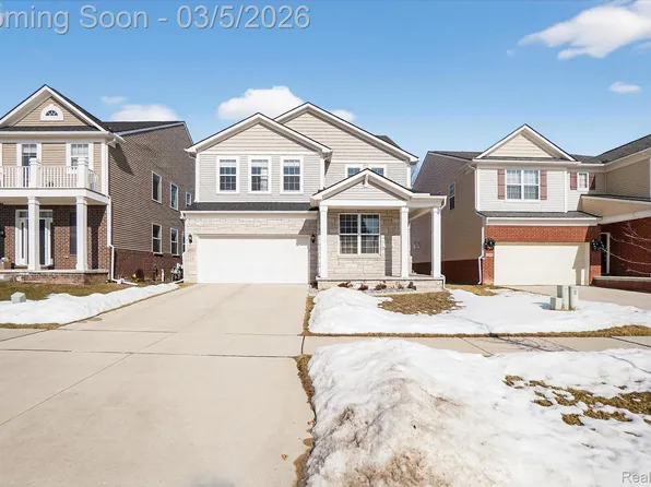 2887 Dillon Dr, Ann Arbor, MI 48105