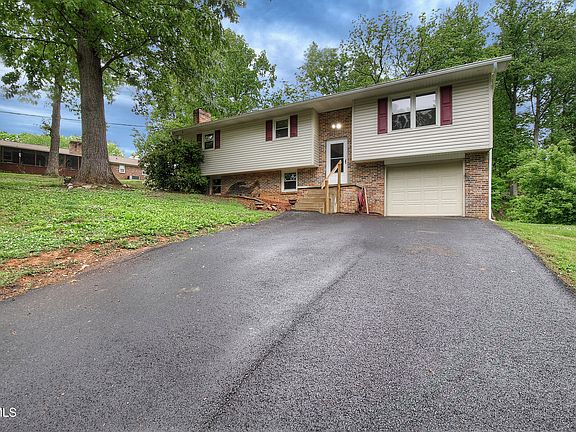 3rd image of 111 Independence Ln