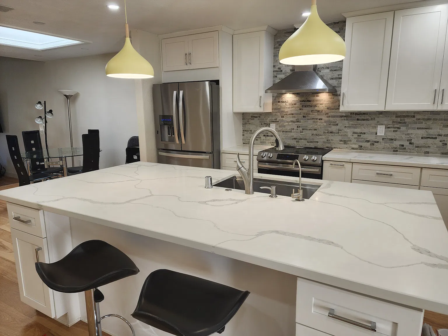 3 bed, 2088 sqft, $5,588 — Photo 1