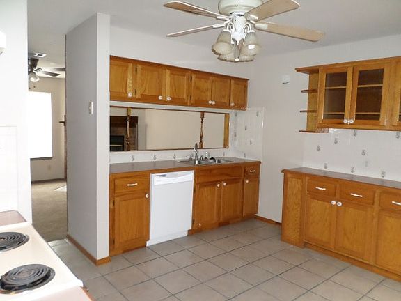 3rd image of 2202 Timberwood Ln