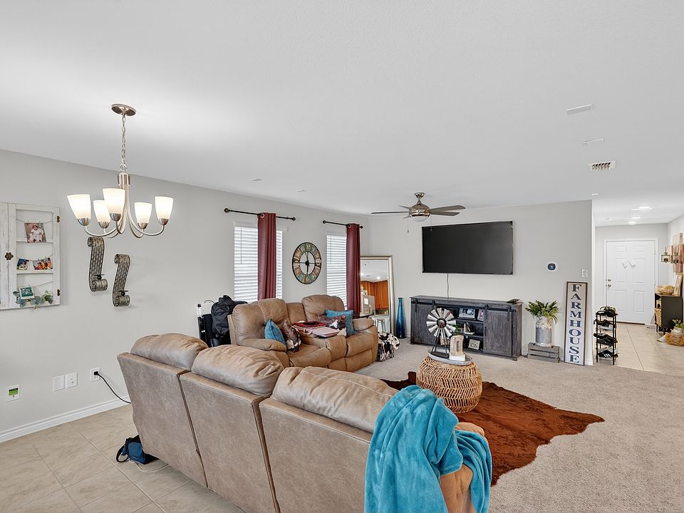1st image of 968 Burnett Dr