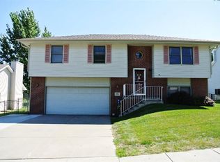 1811 Prairie Ln, Lincoln, NE 68521