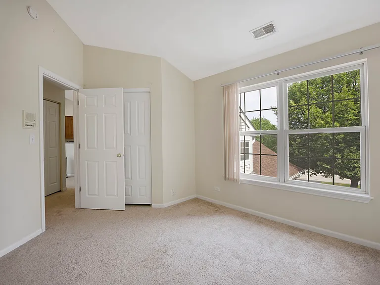 3073 Kentshire Cir — Photo 13