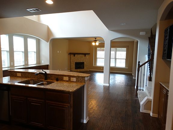 5th image of 2613 Waterdance Dr