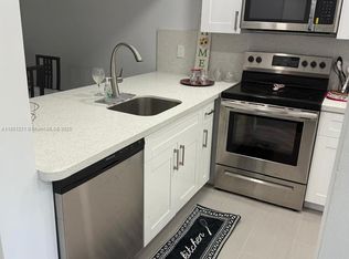 1102 Bahama Bnd APT D2, Pompano Beach, FL 33066