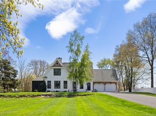 99 Garnet Park Rd, Madison, CT 06443