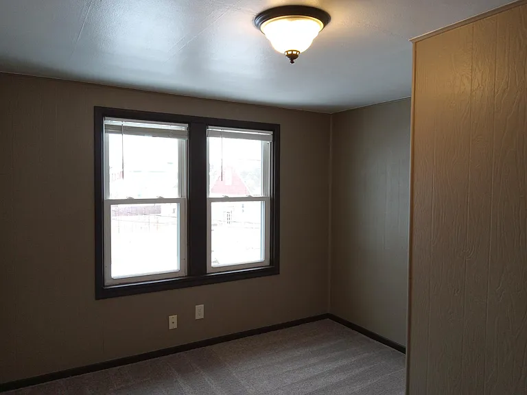 739 King St — Photo 13
