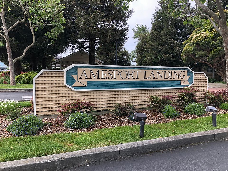 Amesport Landing, downtown Half Moon Bay.