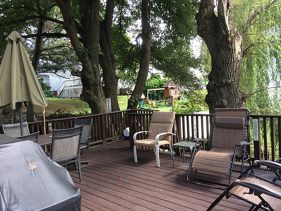 HUGE outdoor deck