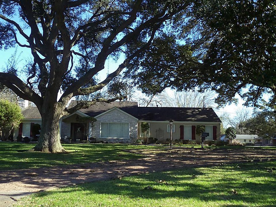 1st image of 1304 Park Ln