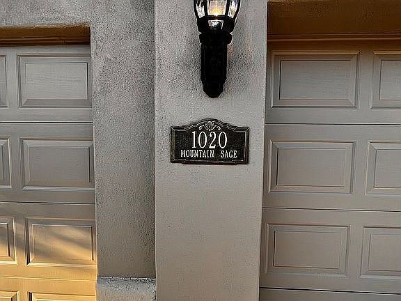 4th image of 1020 E Mountain Sage Dr